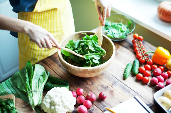 8 thói quen dinh dưỡng giúp cơ thể khỏe khoắn lúc giao mùa